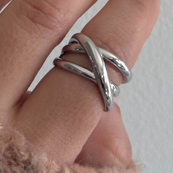 925 Sterling Silver Interlocking Twisted Ring – Adjustable Minimalist Preppy - Picture 3 of 4